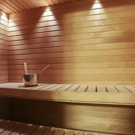 With Sauna, Free Park Appartement *